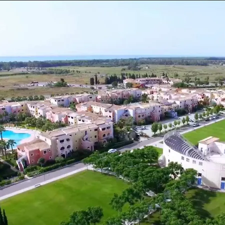 Le Corti Di San Basilio مارينا دي بيستيتشي